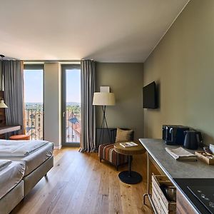Großes Studio mit Kingsize-Bett