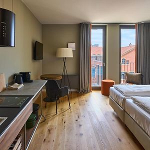 Großes Studio mit Kingsize-Bett